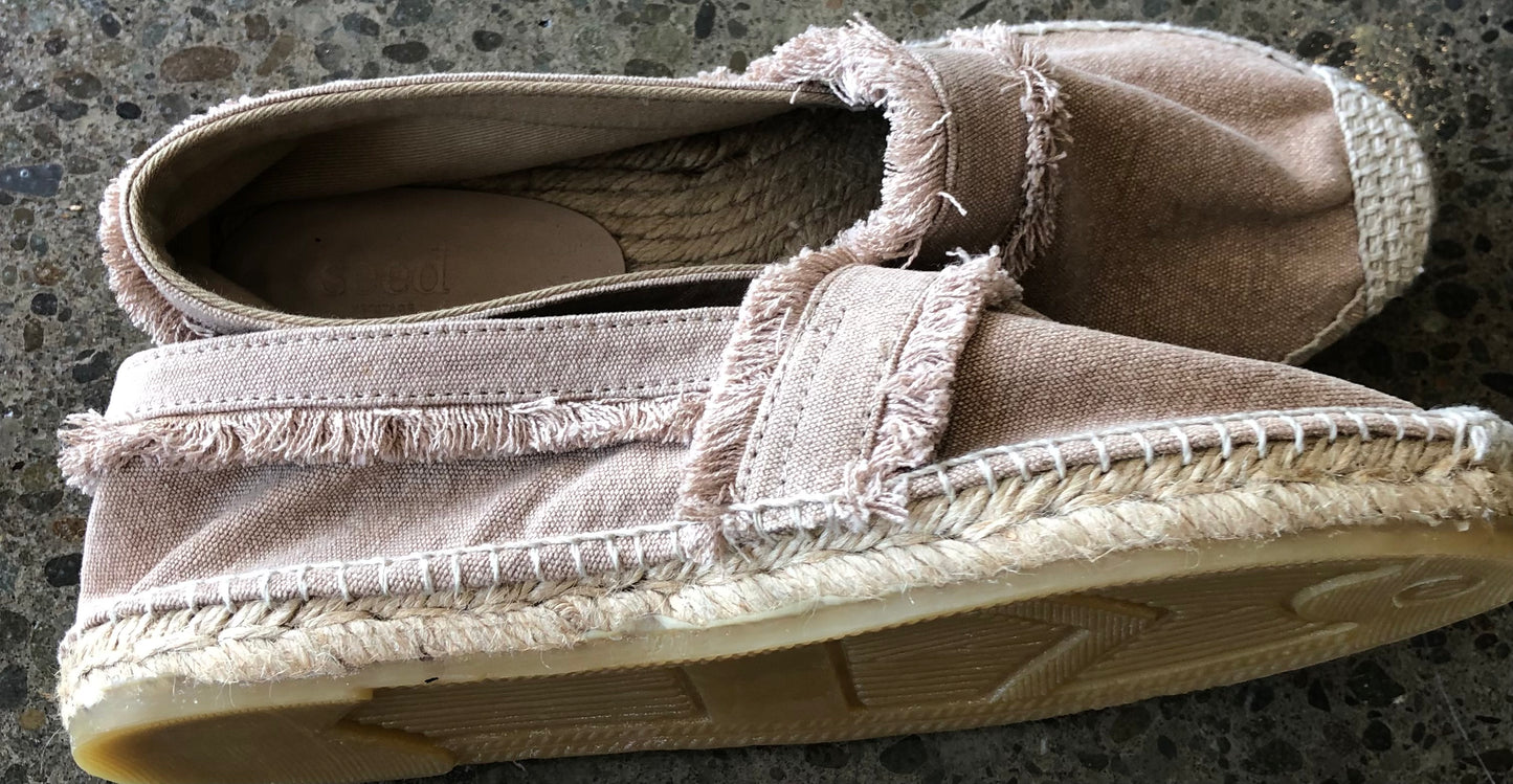 SEED Fawn Loafers -Size 40 $39 Now $20