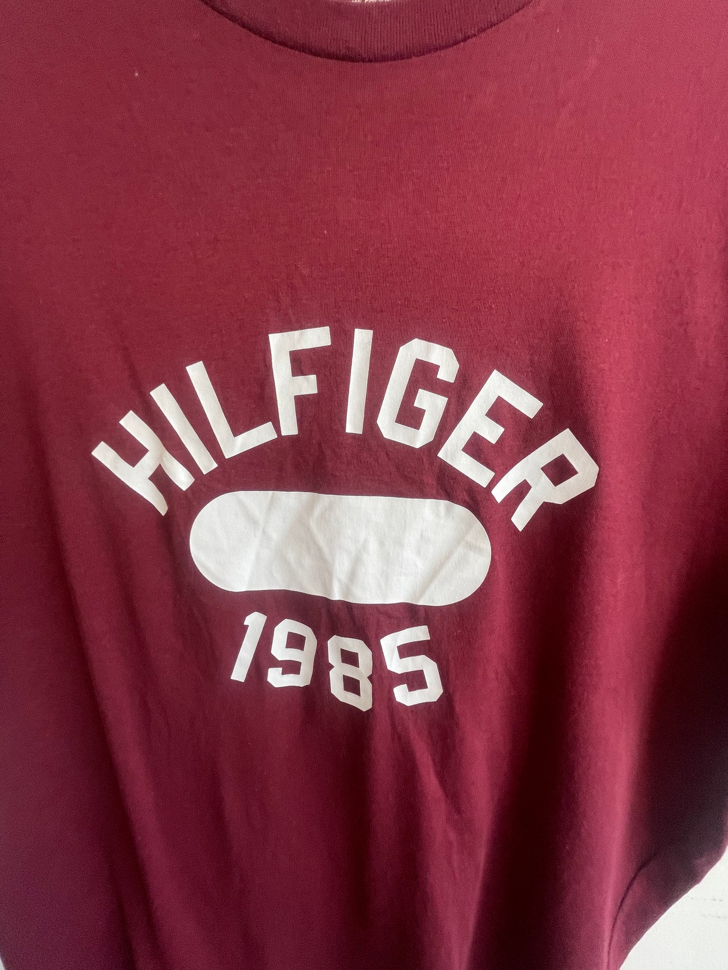TOMMY H Tee Shirt Size M