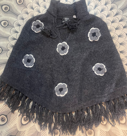 ALPACA CRAFTS Poncho Size 6-9yrs