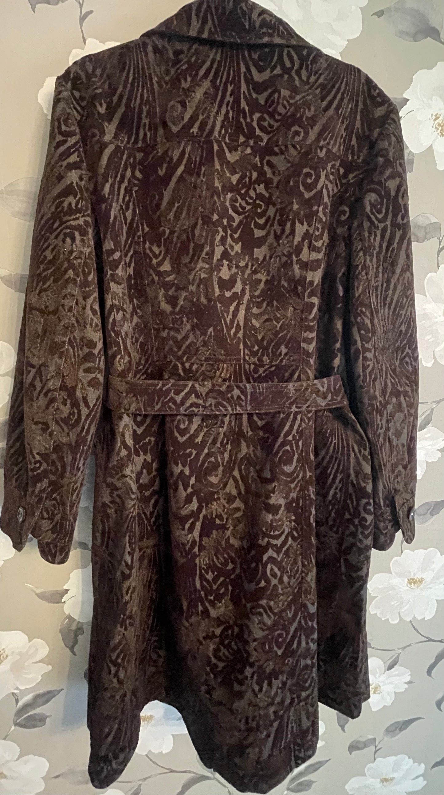 ESCARELLE Coat Size 48