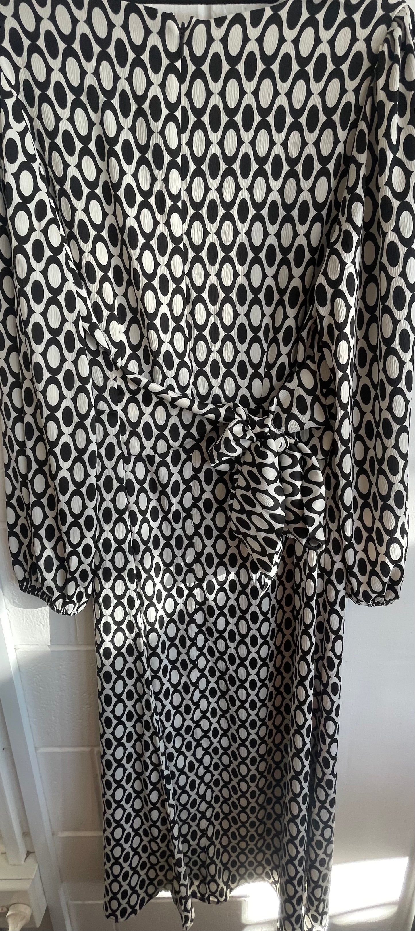 SEEKING LOLA Dress Size 8