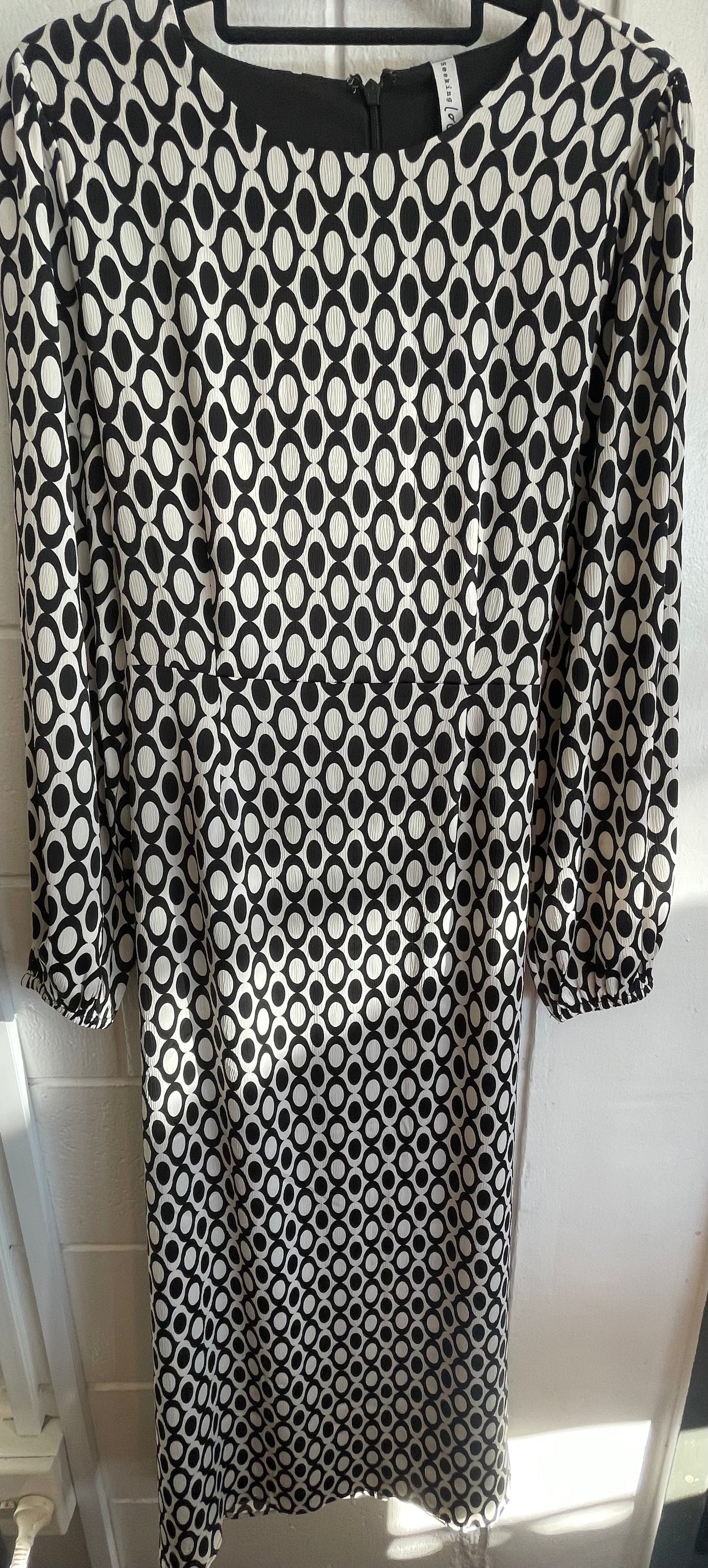SEEKING LOLA Dress Size 8