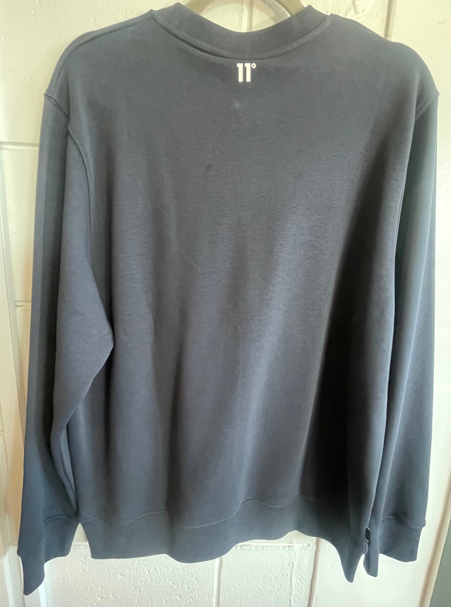 11 DEGREES Sweatshirt Size M