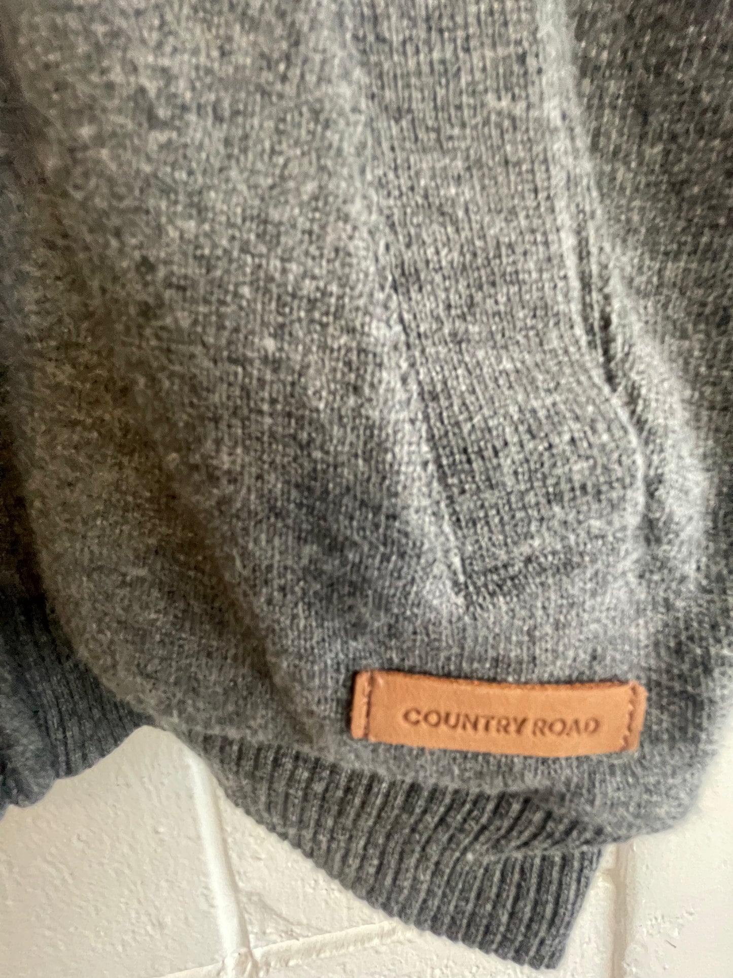 Kids COUNTRY ROAD Hoodie Size 4yrs